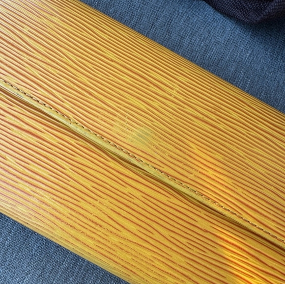 Louis Vuitton Epi long wallet - Picture 2 of 14